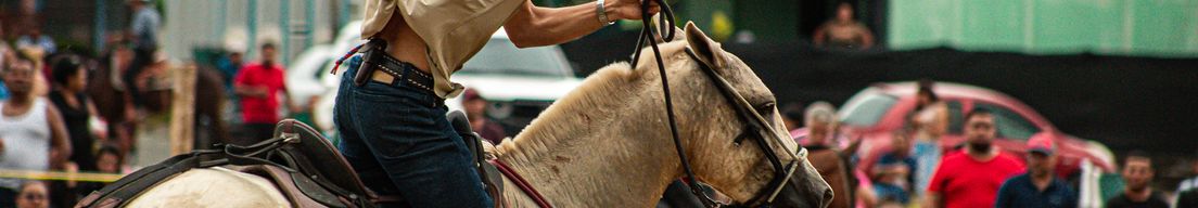 Carrera de cintas by Deivid Jiménez cover