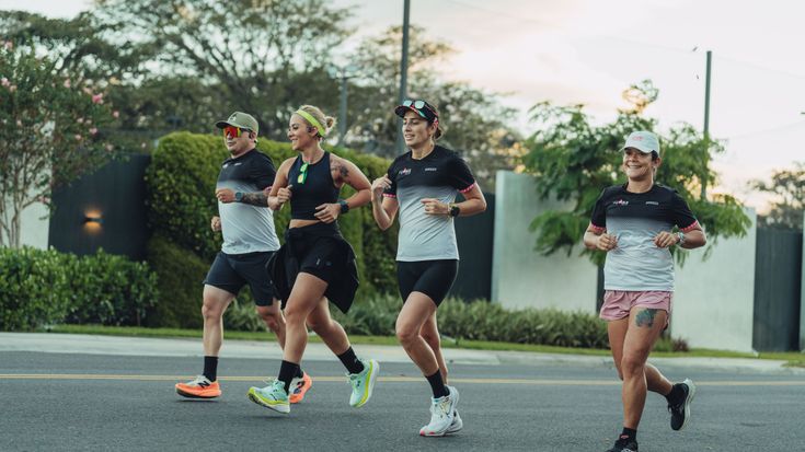 Running Sábado Lindora cover