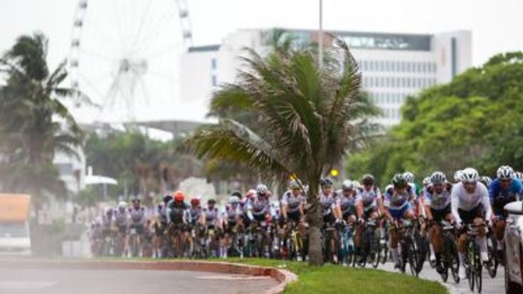 L’Étape Cancún by Tour de France 2026 cover